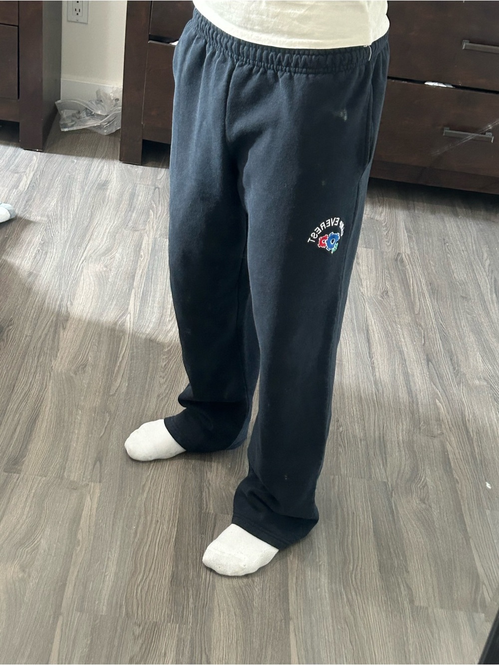 Relaxed fit black sweatpants - Picture 2 of 6